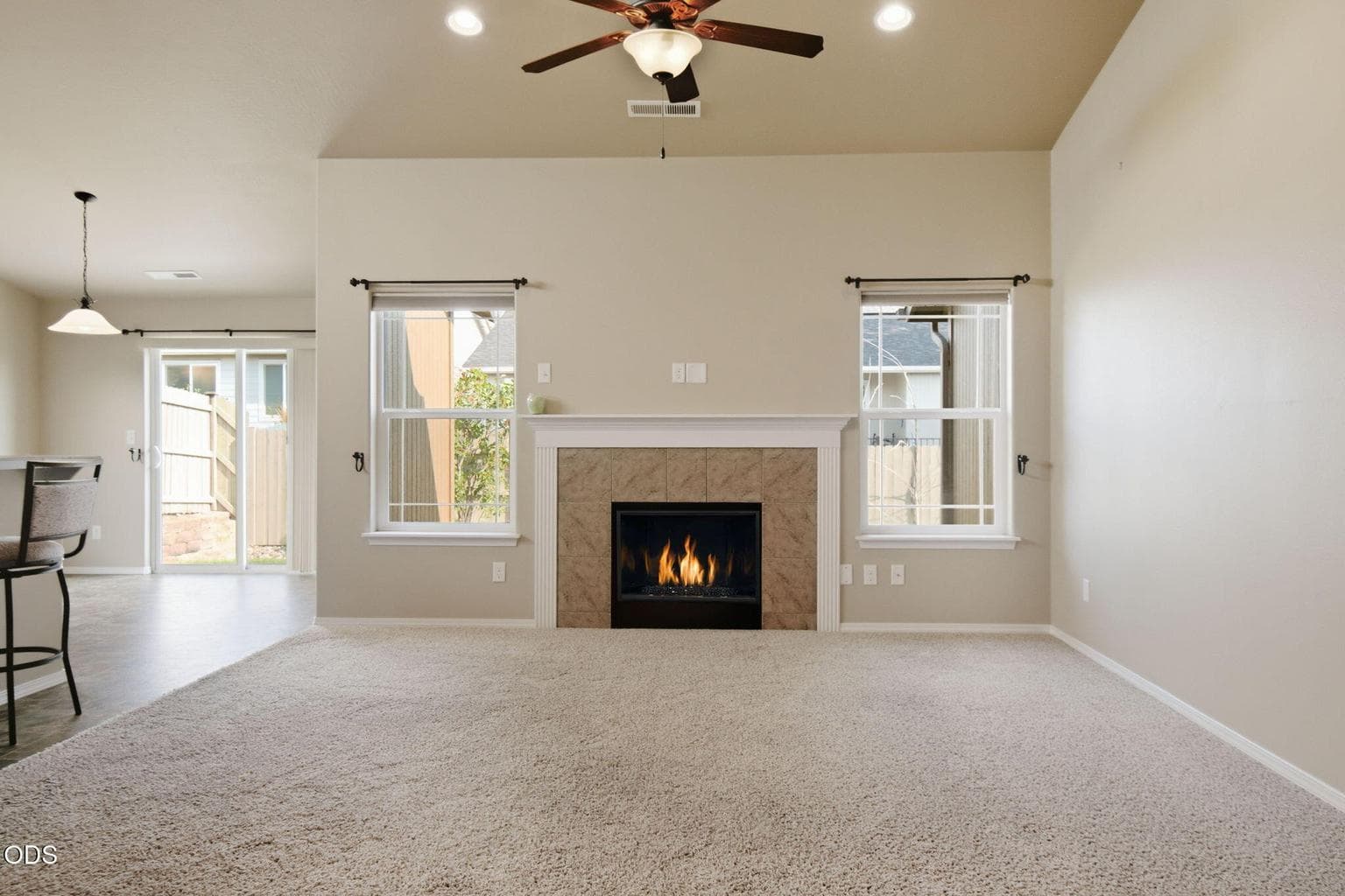 Photo of 2447 Greenwood Avenue 2 of 26