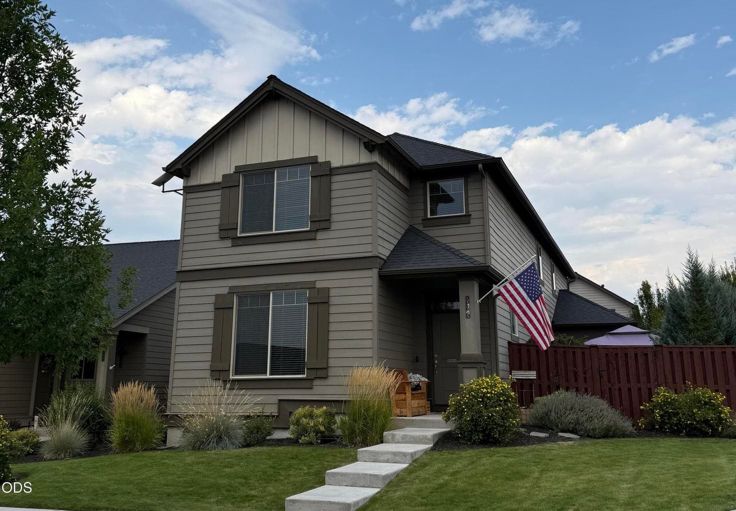Photo of 1296 Wilshire Drive 1 of 33