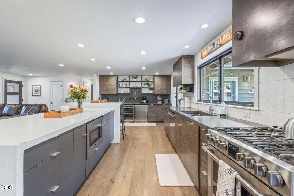 Photo of 1510 NW West Hills Avenue 8 of 44