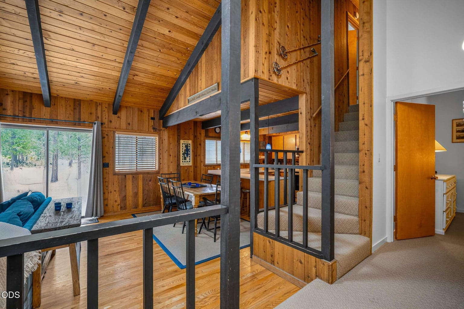Photo of 56828 Deschutes Lane 10 of 32