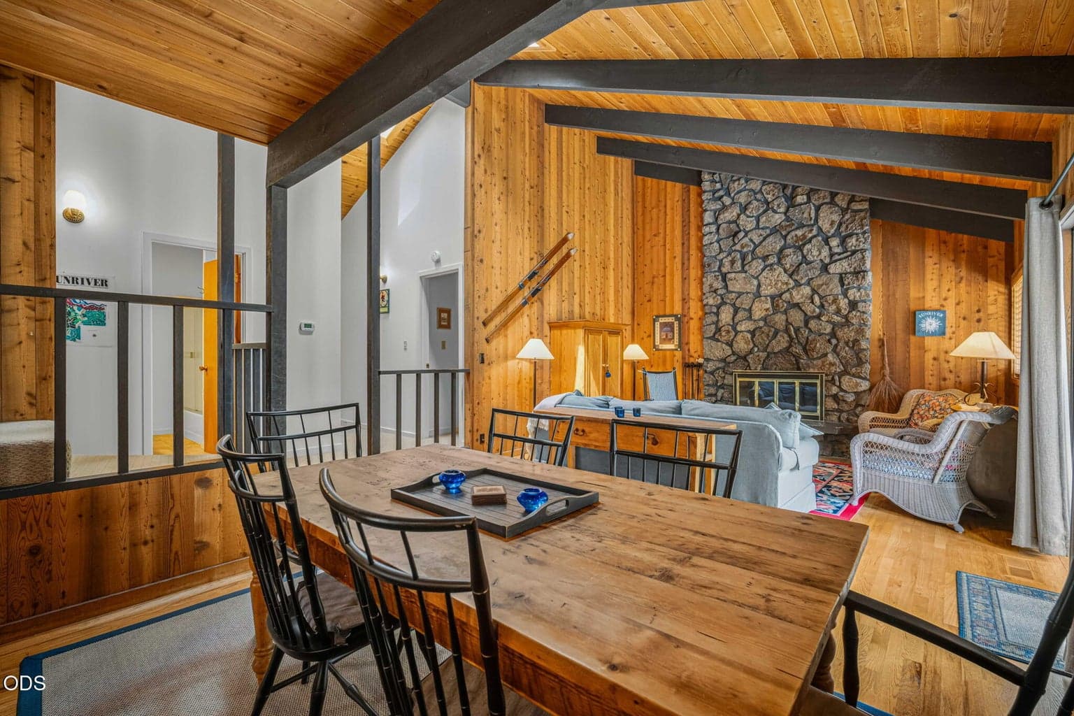 Photo of 56828 Deschutes Lane 5 of 32