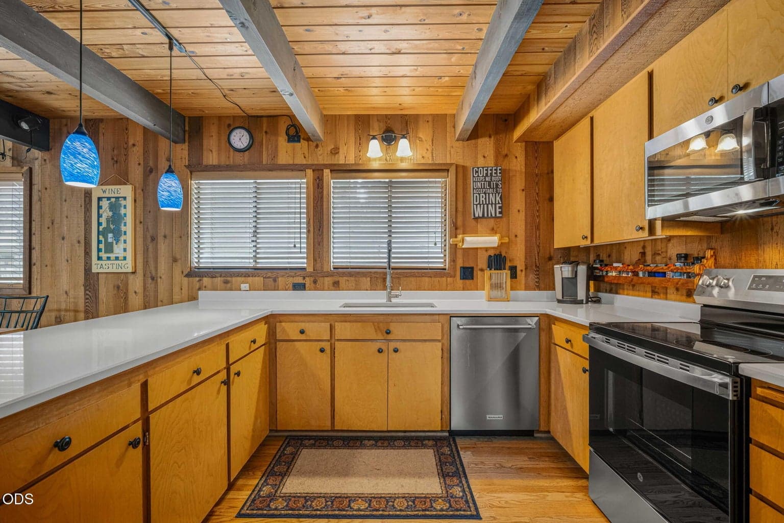 Photo of 56828 Deschutes Lane 4 of 32