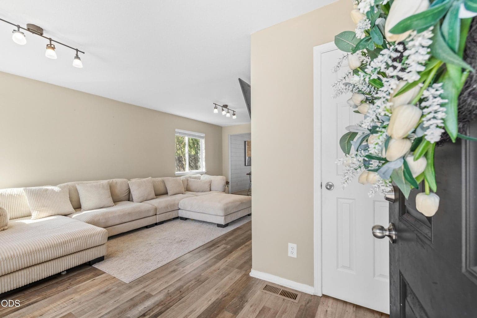 Photo of 20716 Amber Way 3 of 31