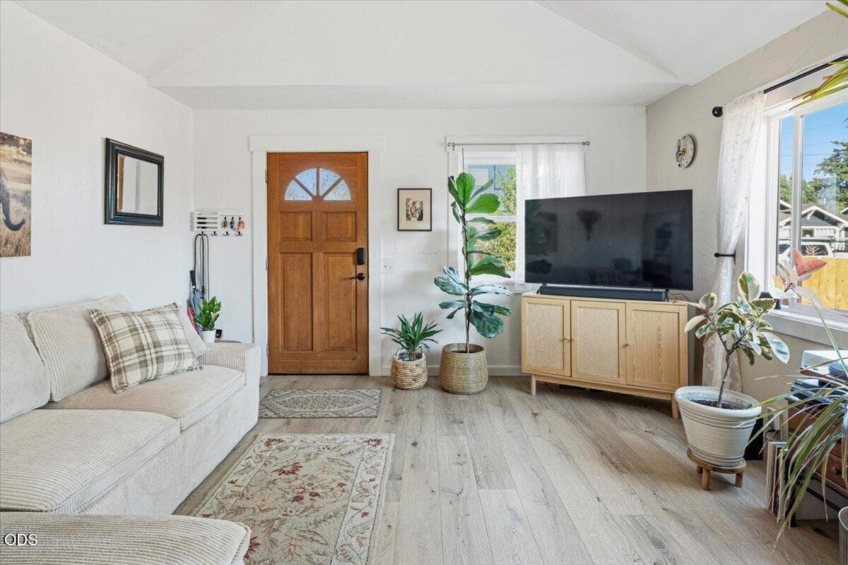 Photo of 736 10th Street 6 of 31