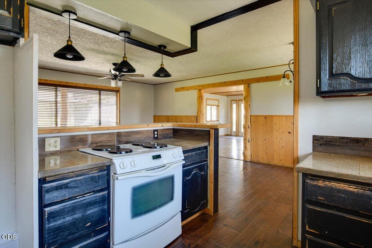 Photo of 8516 NE 33rd Street 11 of 57