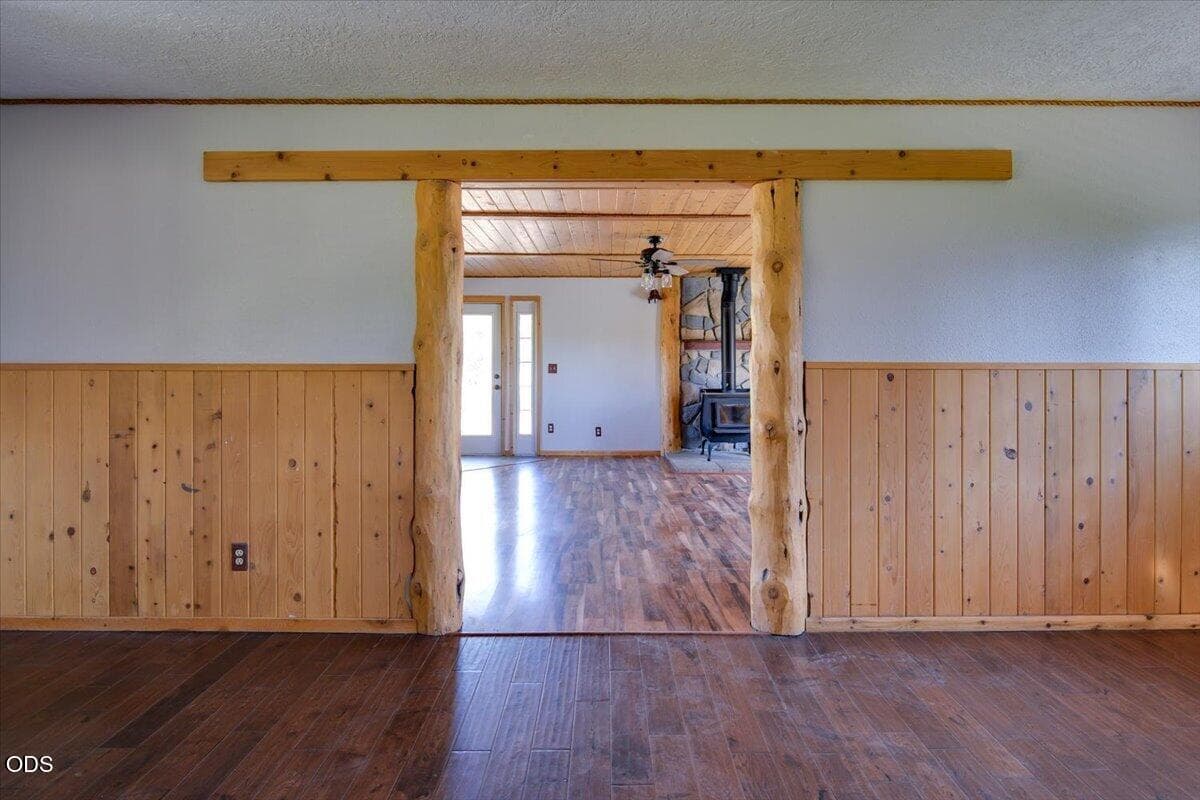 Photo of 8516 NE 33rd Street 13 of 57