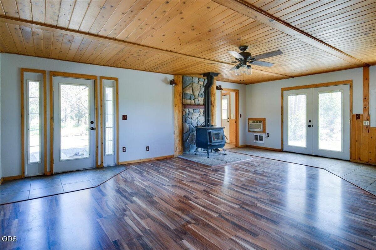 Photo of 8516 NE 33rd Street 15 of 57