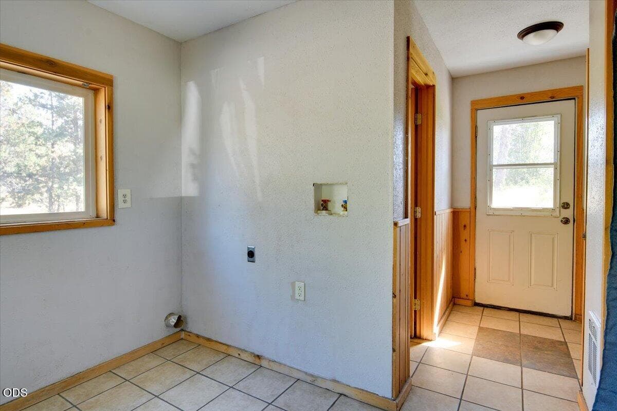 Photo of 8516 NE 33rd Street 24 of 57