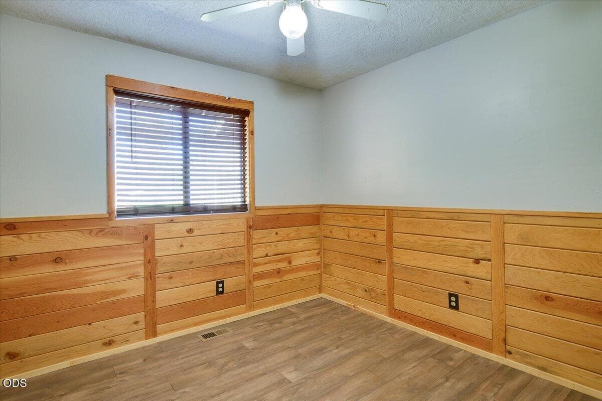 Photo of 8516 NE 33rd Street 20 of 57