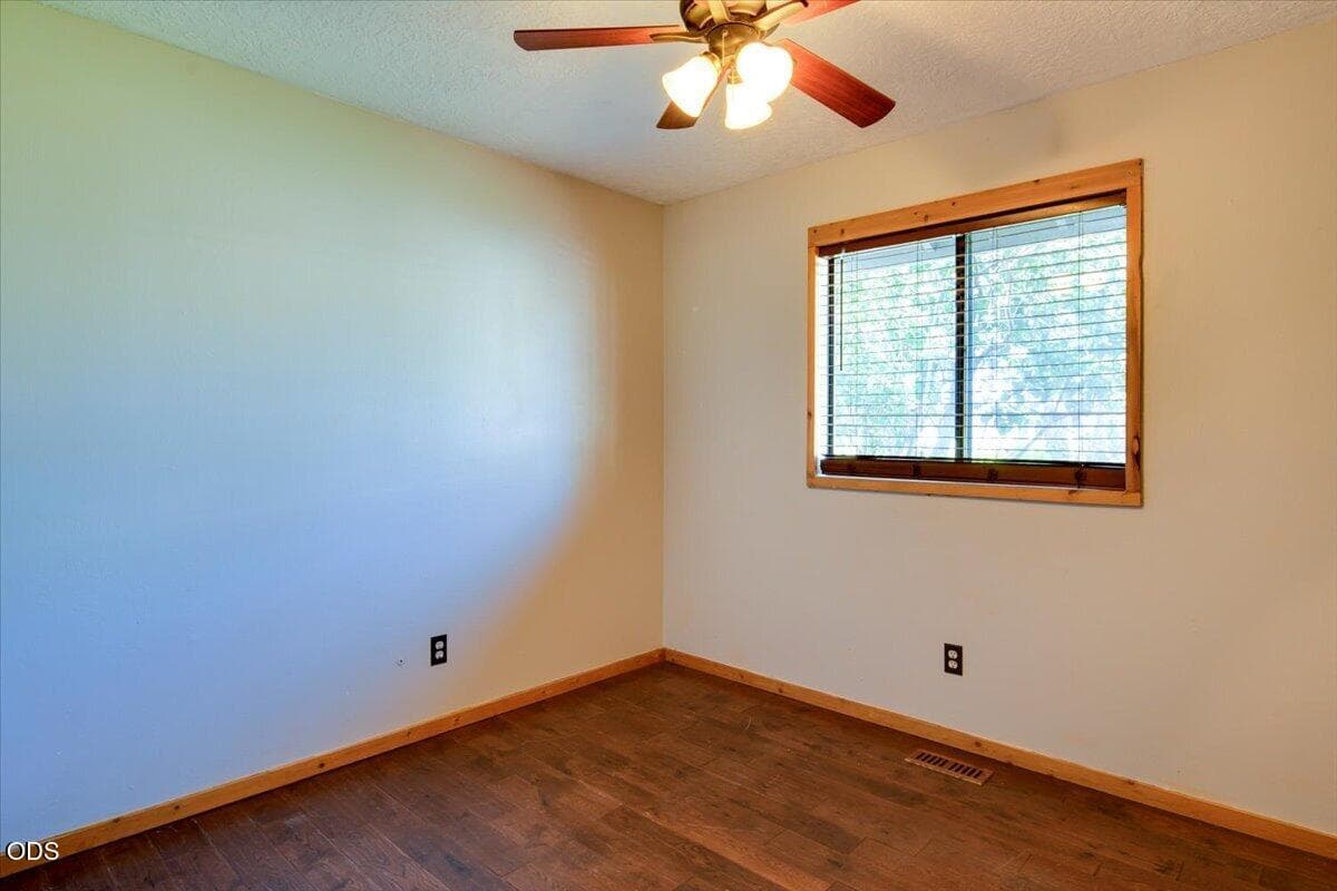 Photo of 8516 NE 33rd Street 22 of 57