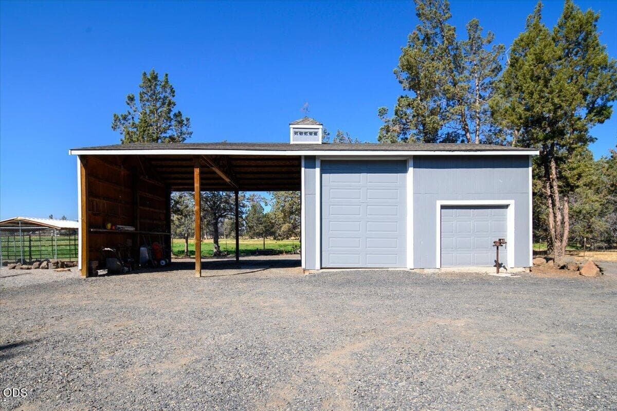 Photo of 8516 NE 33rd Street 52 of 57