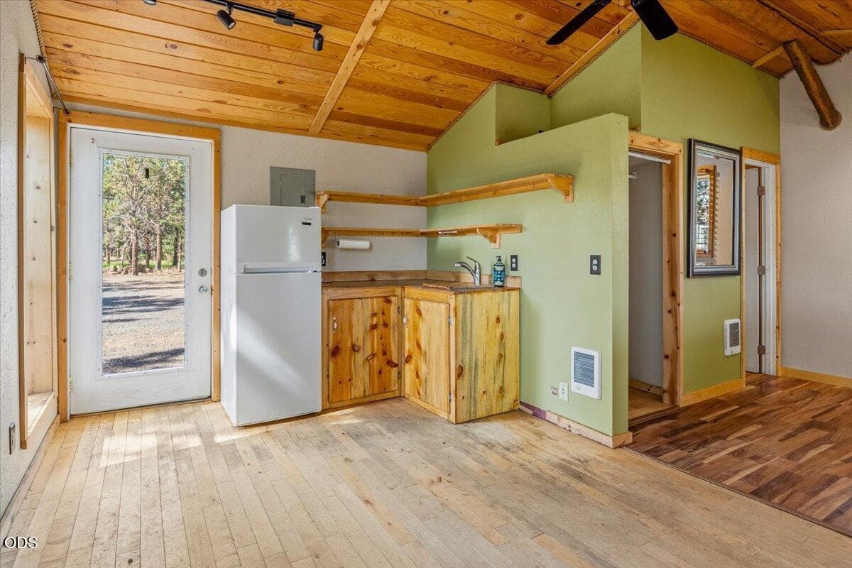 Photo of 8516 NE 33rd Street 32 of 57