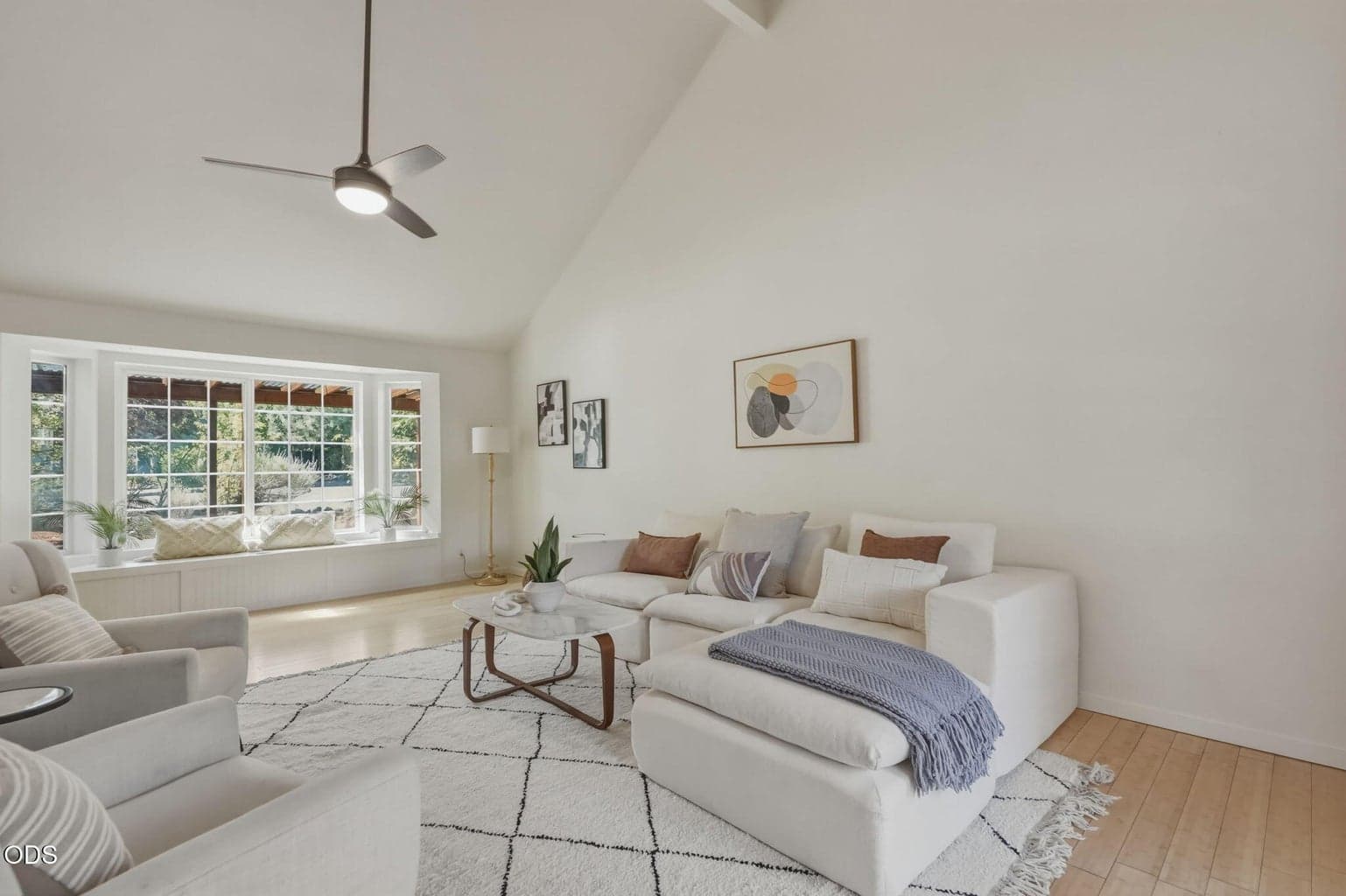 Photo of 3044 Lansing Court 4 of 36