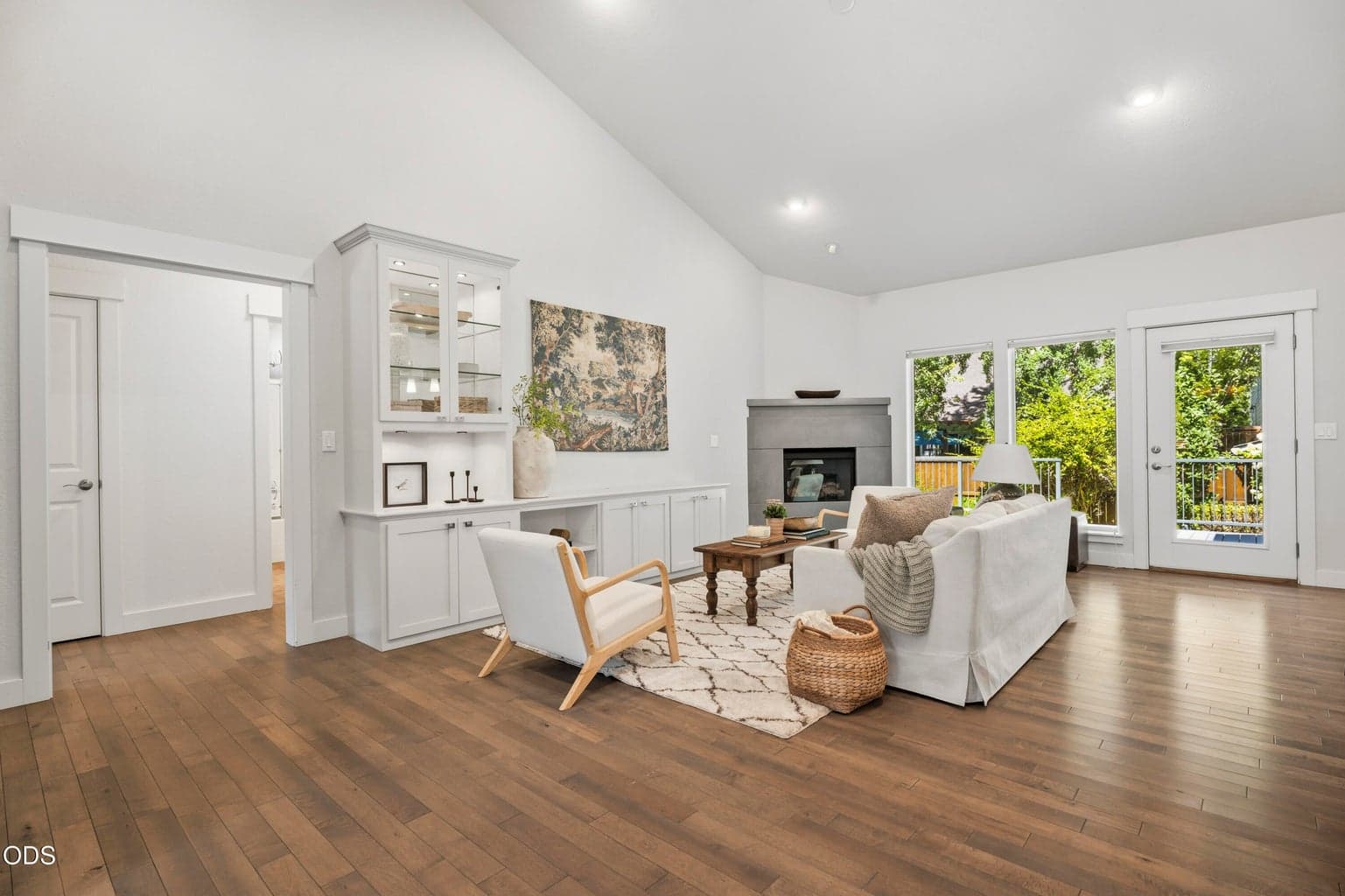 Photo of 63106 Layton Avenue 7 of 44