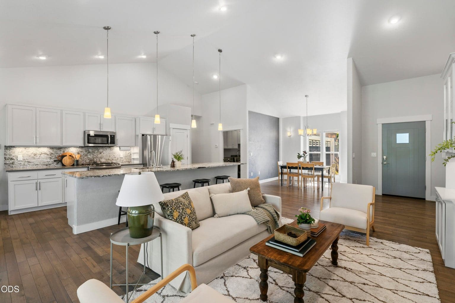 Photo of 63106 Layton Avenue 8 of 44