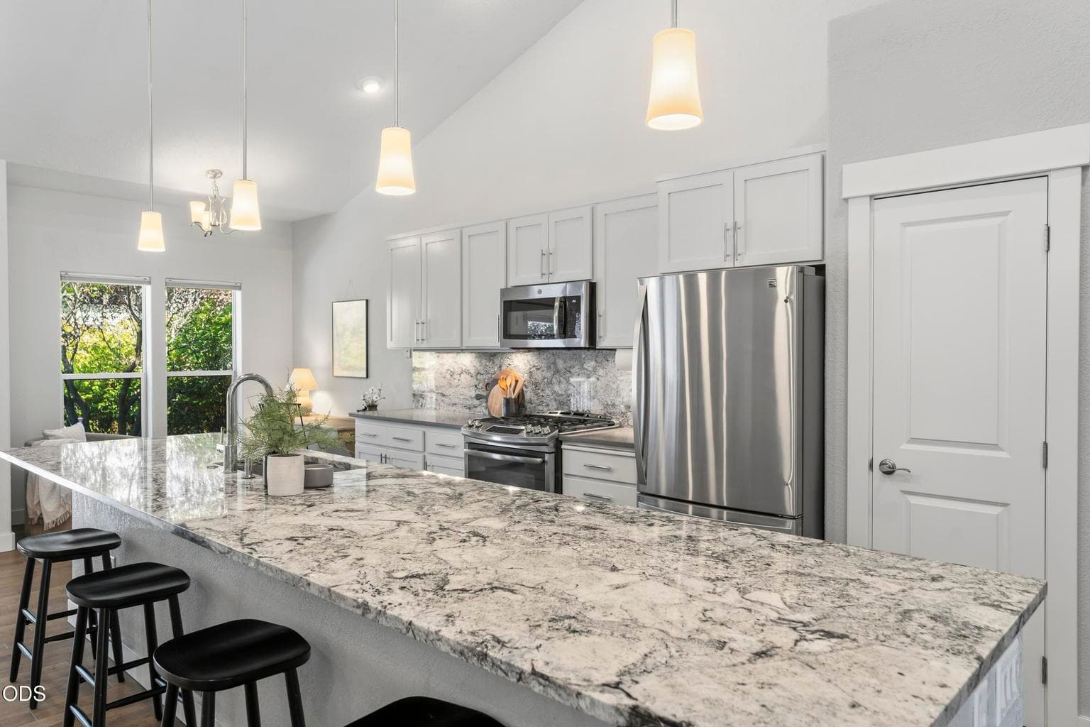 Photo of 63106 Layton Avenue 10 of 44