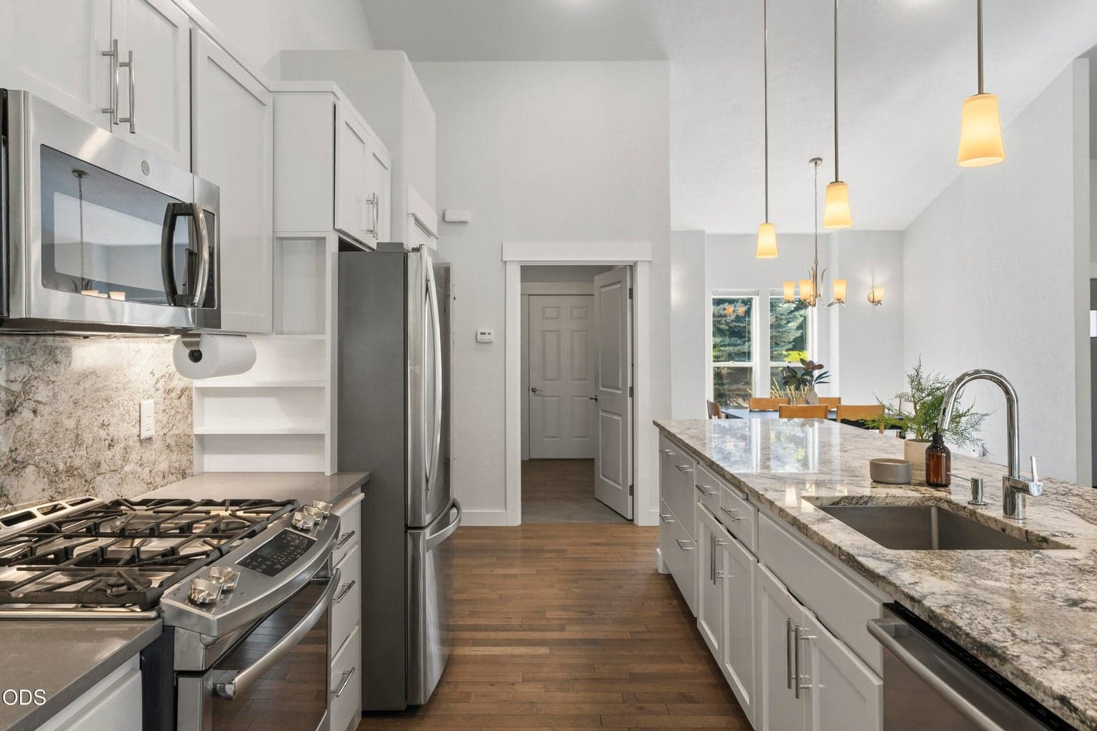 Photo of 63106 Layton Avenue 15 of 44