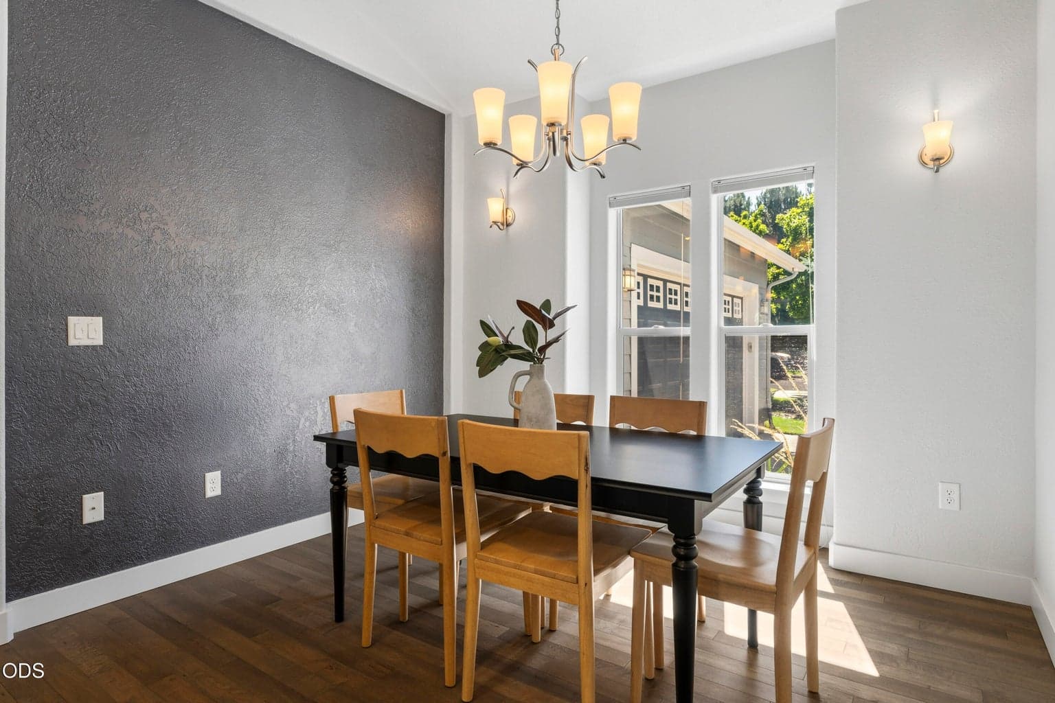 Photo of 63106 Layton Avenue 17 of 44