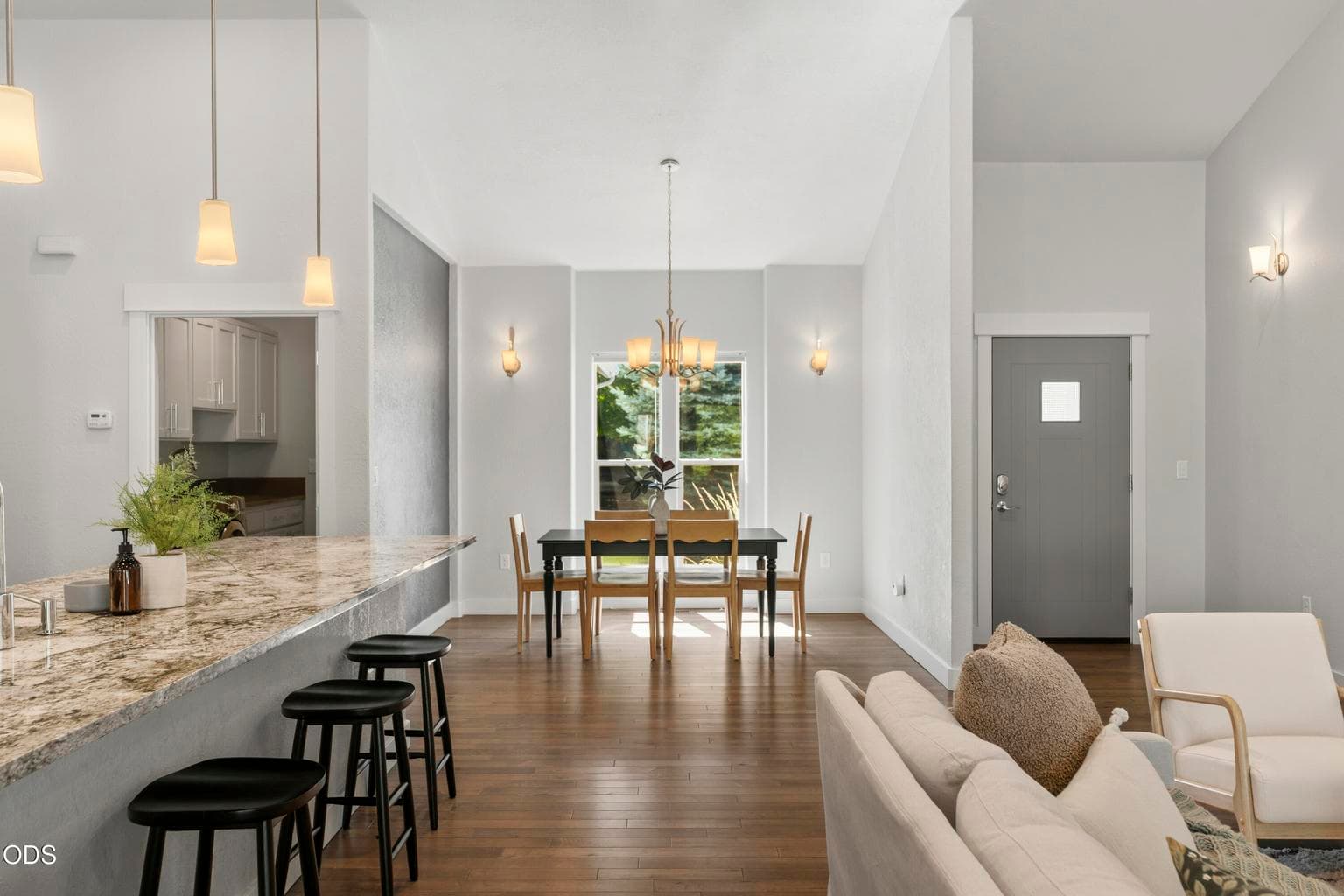 Photo of 63106 Layton Avenue 16 of 44