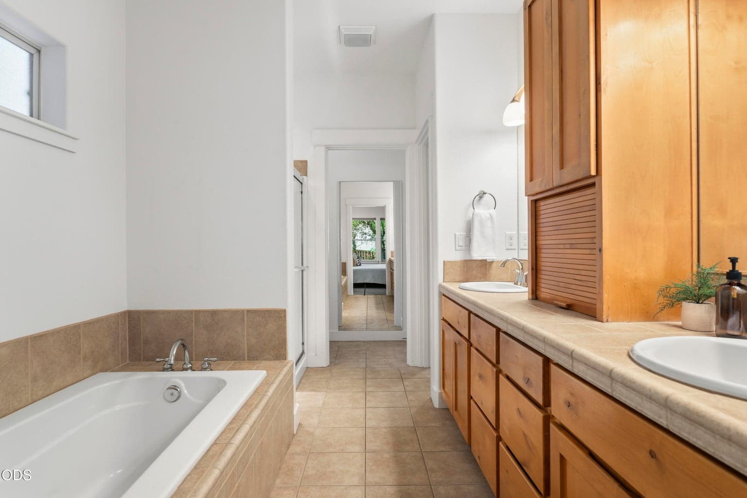 Photo of 63106 Layton Avenue 21 of 44