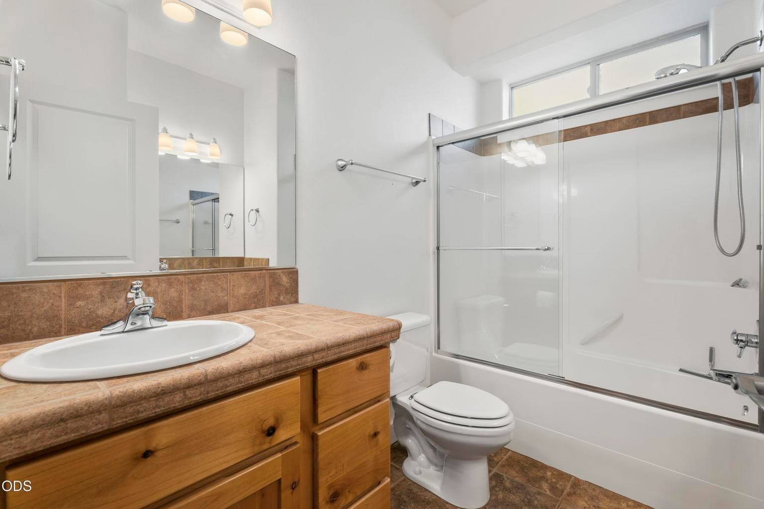 Photo of 63106 Layton Avenue 28 of 44