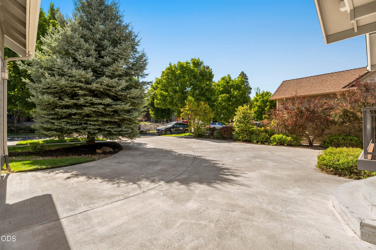 Photo of 63106 Layton Avenue 35 of 44