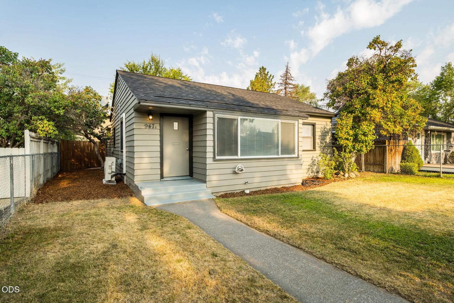 Photo of 947 14th Street 3 of 26