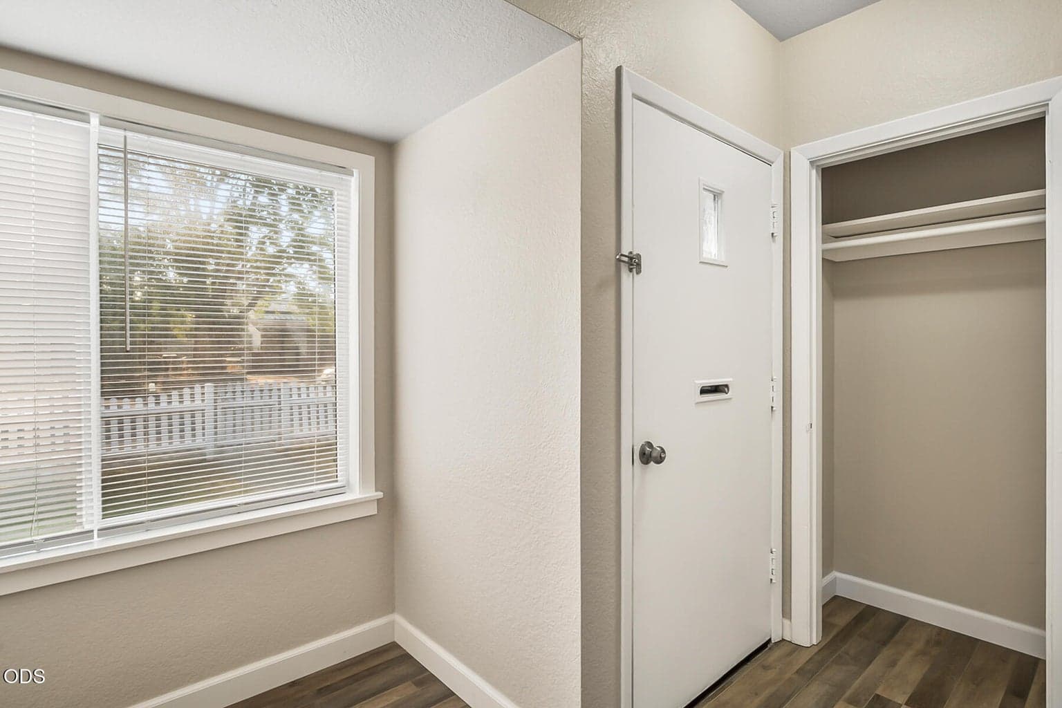 Photo of 947 14th Street 4 of 26