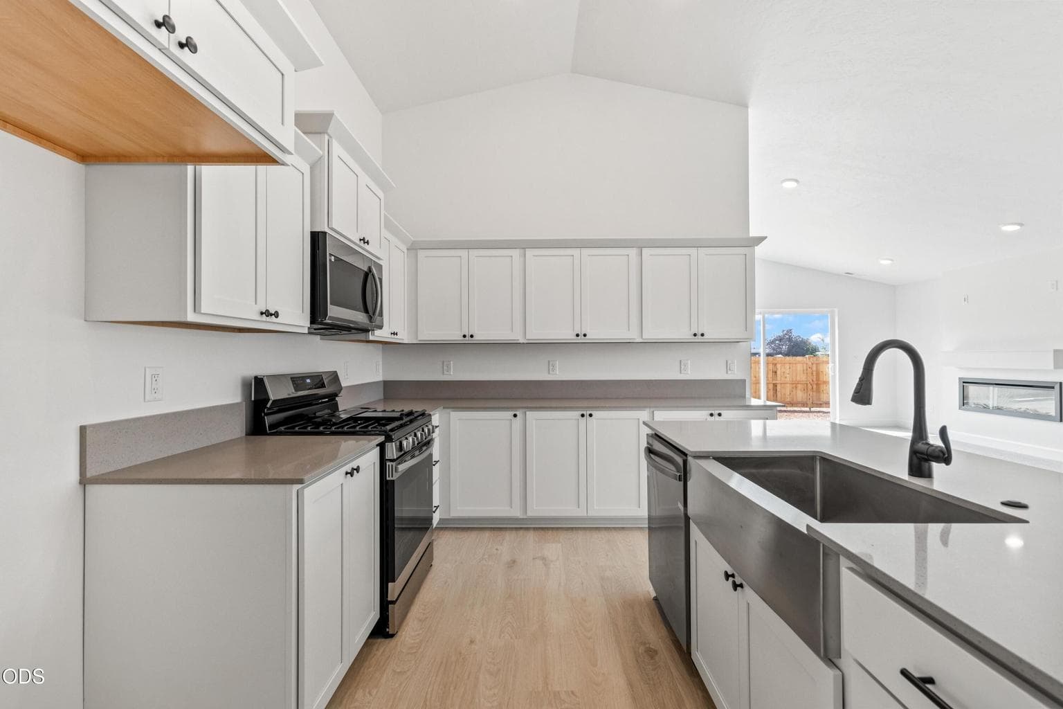 Photo of 363 NW Monte Vista Avenue 8 of 29