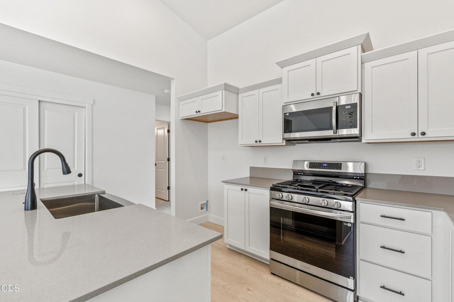 Photo of 363 NW Monte Vista Avenue 9 of 29