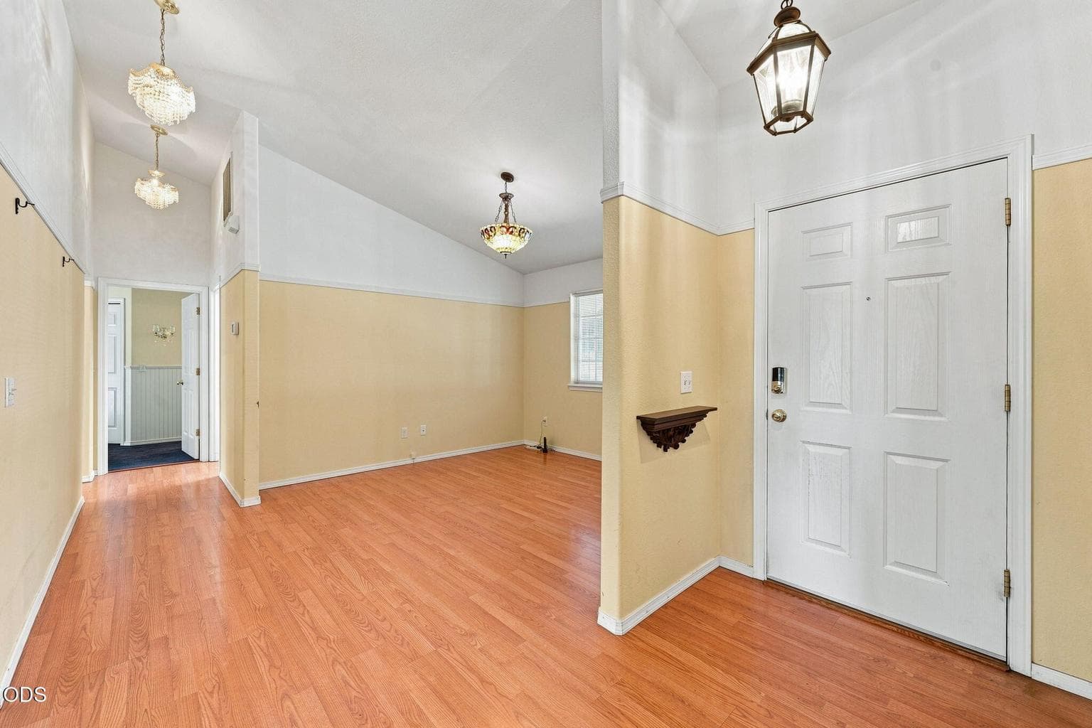 Photo of 1622 NW Spruce Avenue 6 of 50