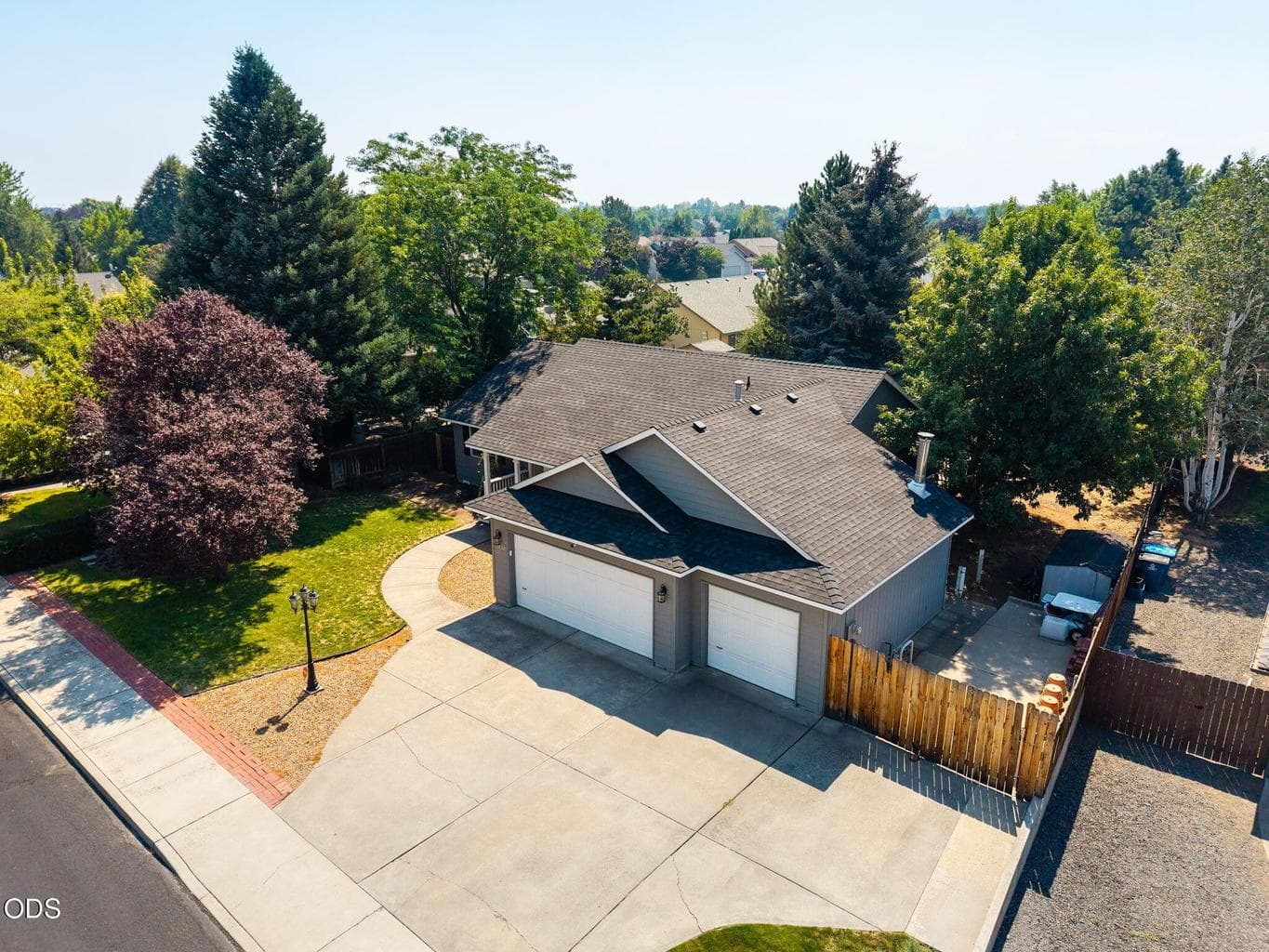 Photo of 1622 Spruce Avenue 2 of 50