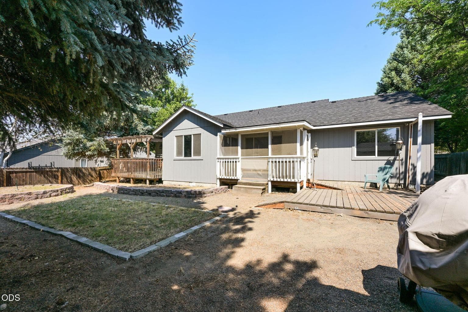 Photo of 1622 NW Spruce Avenue 35 of 50