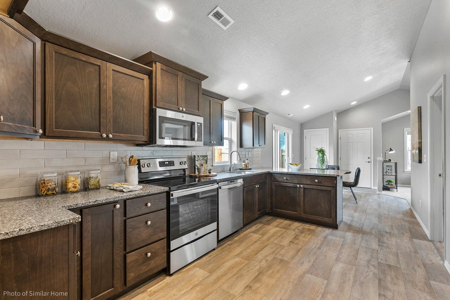 Photo of 2848 Sterling Drive 3 of 15