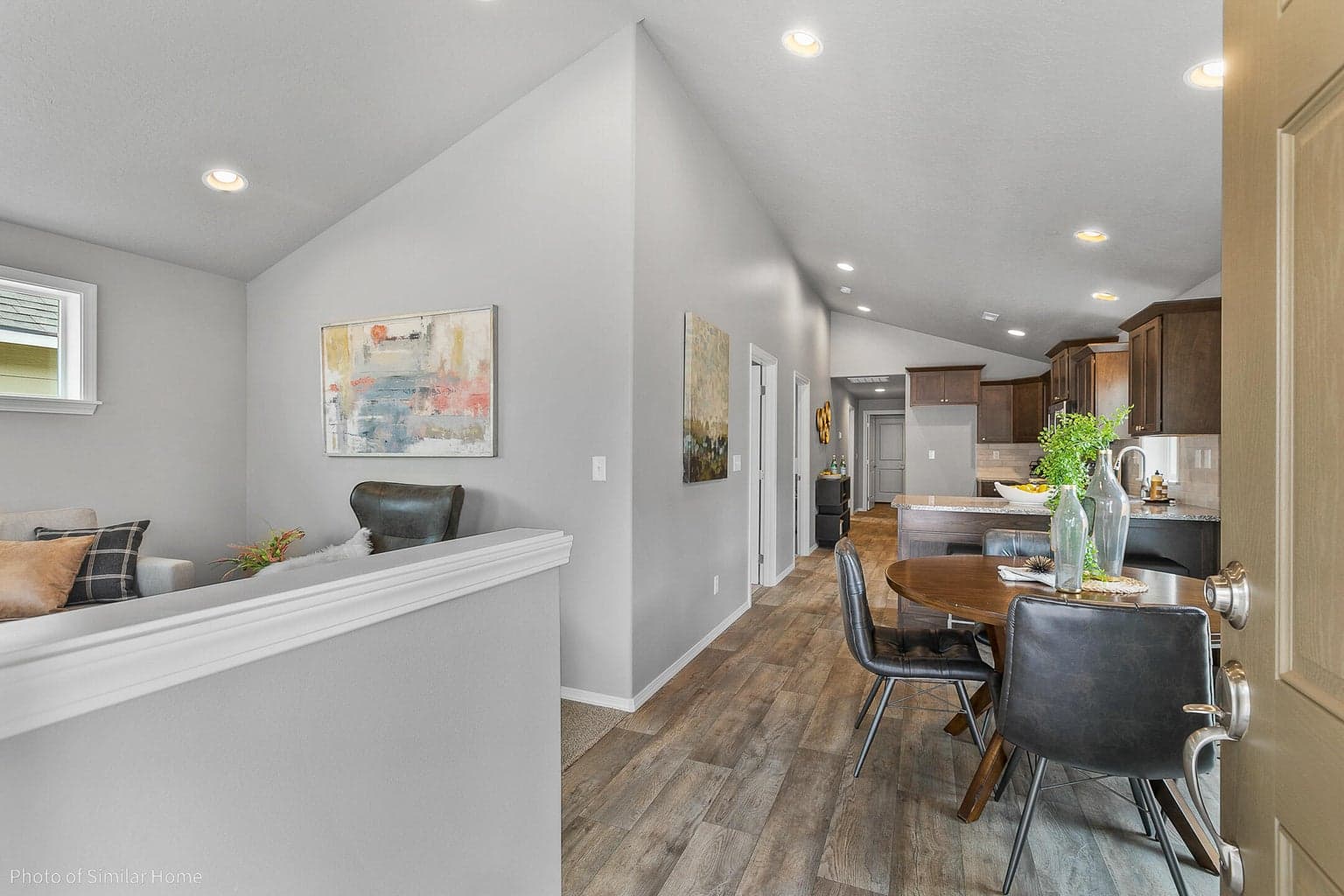Photo of 2848 Sterling Drive 5 of 15