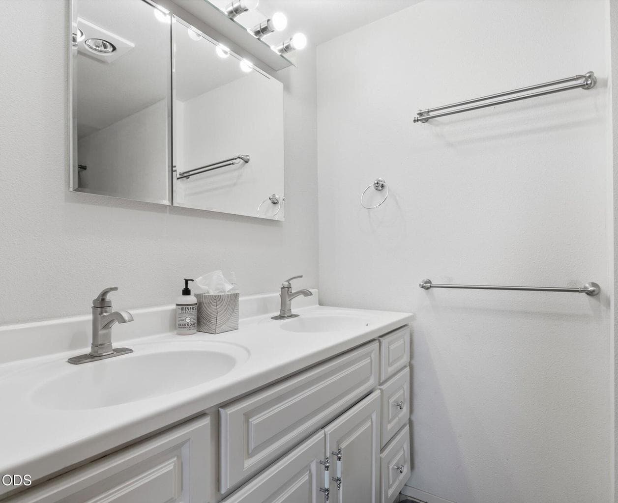 Photo of 4450 NE 29th Court 26 of 73