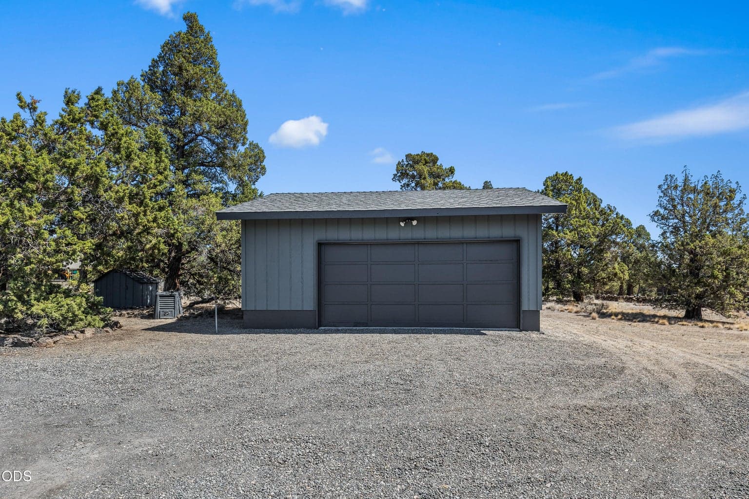 detached garage