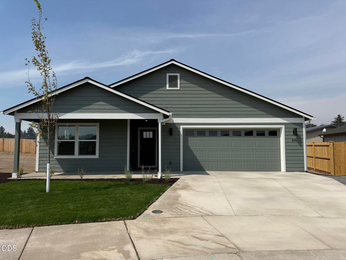 Photo of 680 NE Rickenbacker Road 1 of 19