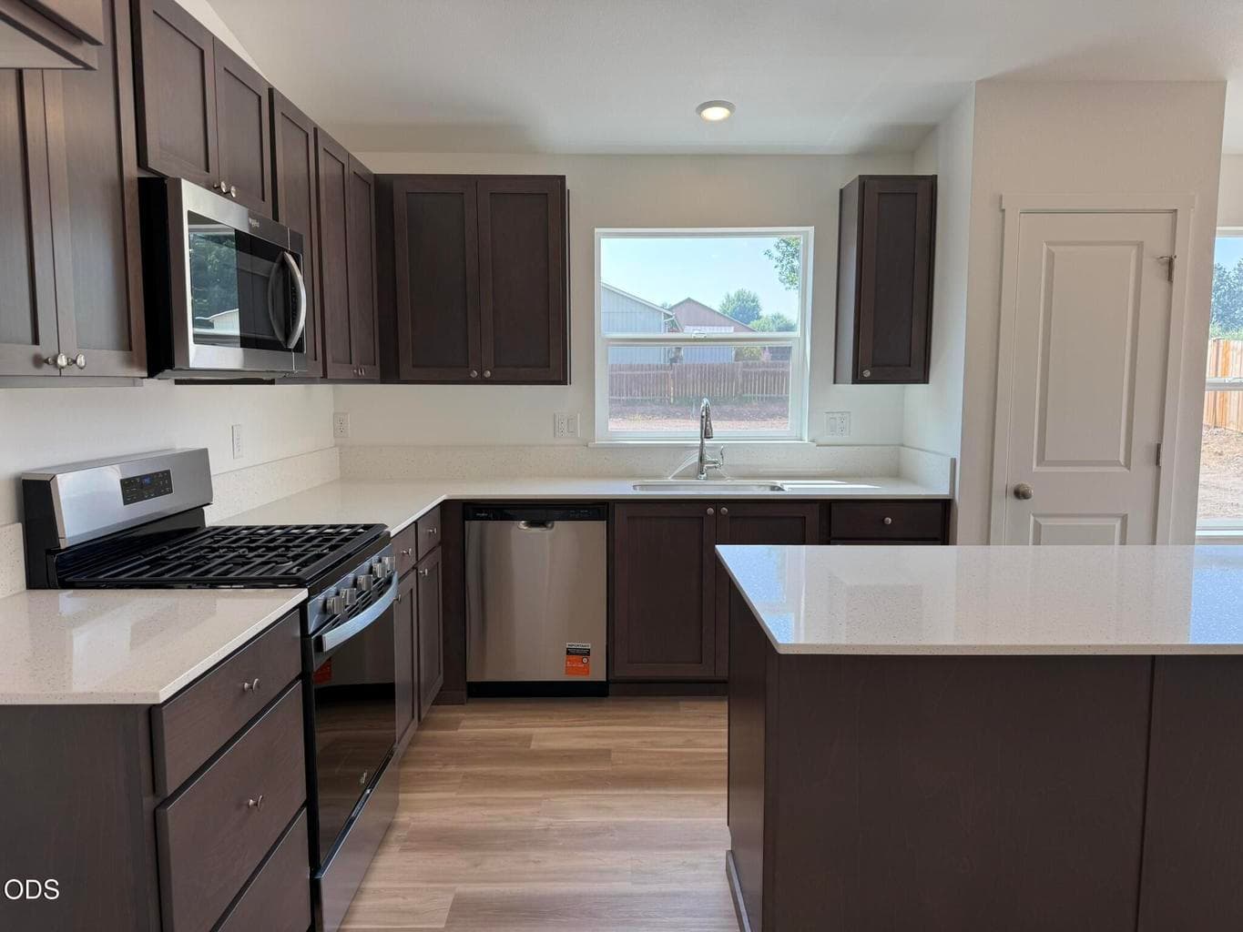 Photo of 680 NE Rickenbacker Road 4 of 19