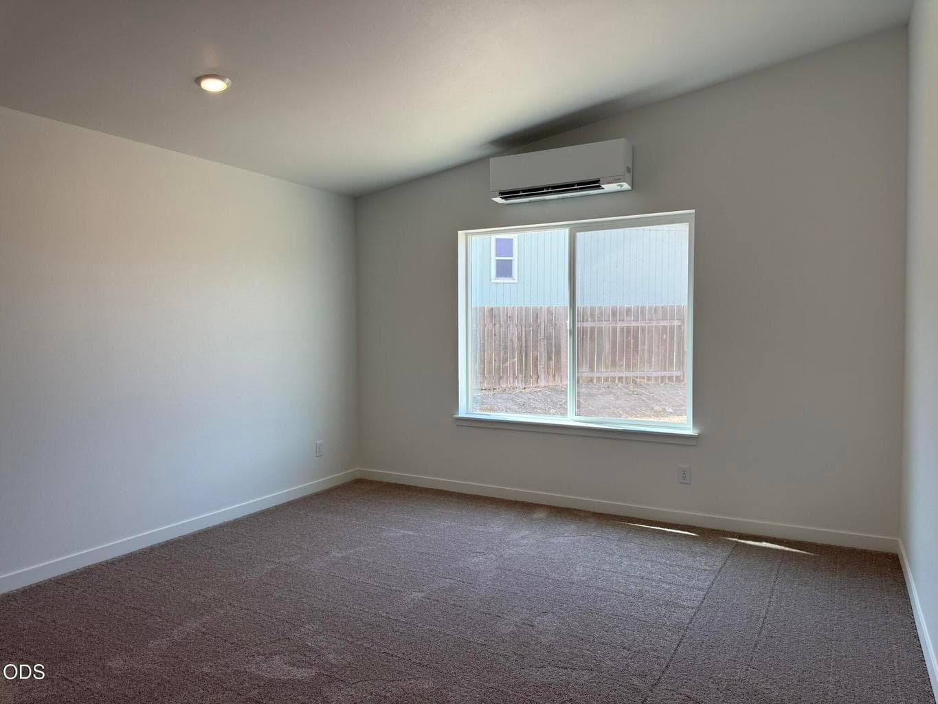 Photo of 676 NE Rickenbacker Road 11 of 23