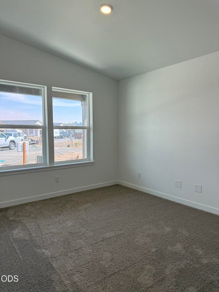 Photo of 676 NE Rickenbacker Road 16 of 23