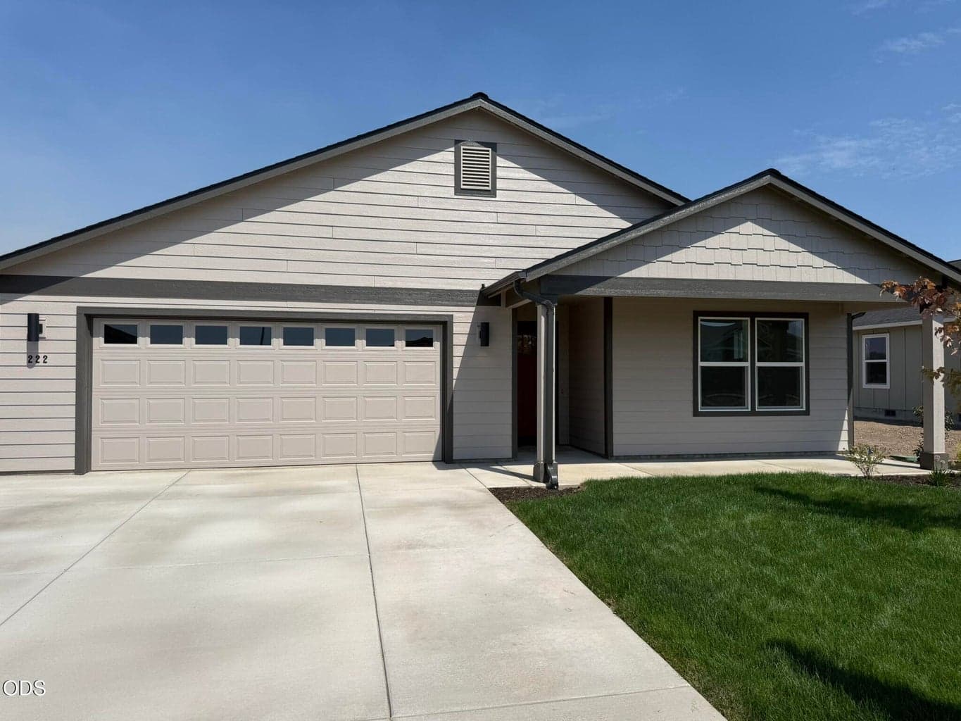 Photo of 222 SE Peppermint Loop 2 of 20