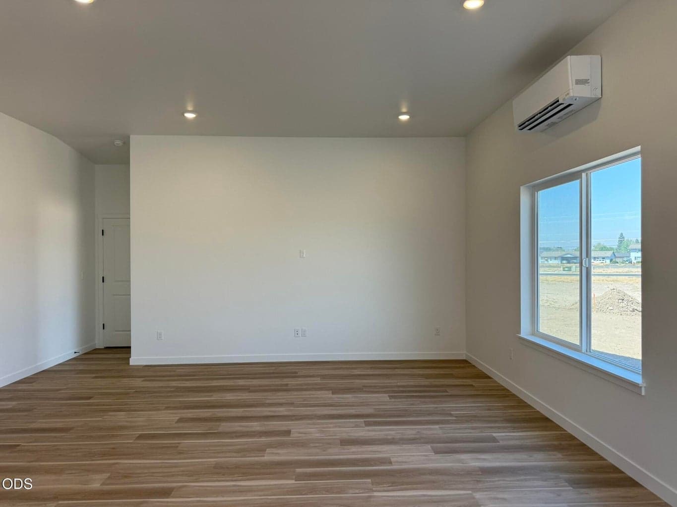 Photo of 222 SE Peppermint Loop 10 of 20