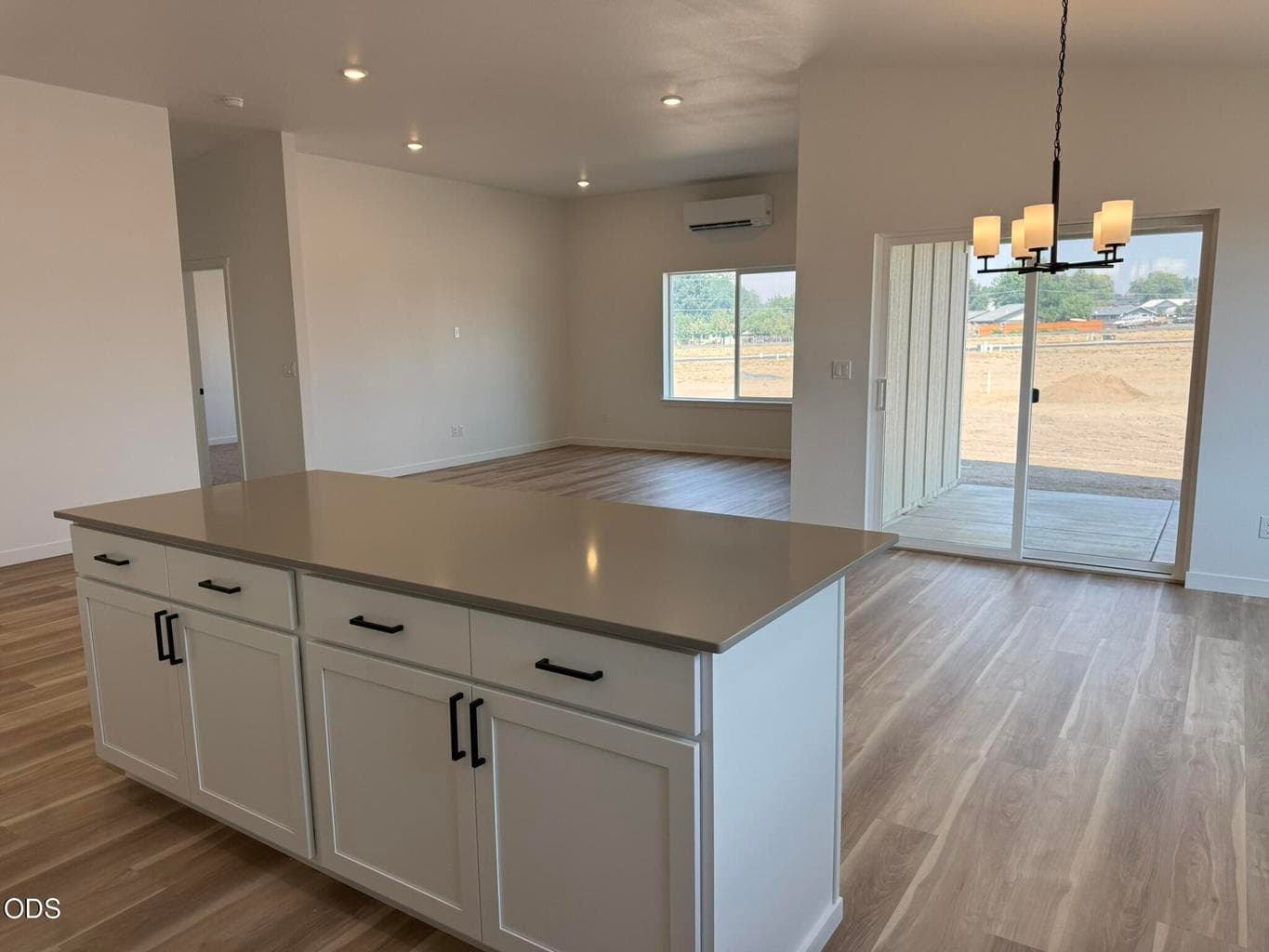 Photo of 202 SE Peppermint Loop 9 of 21