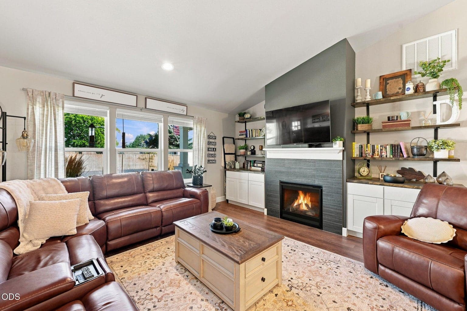 Photo of 1943 5th Street 4 of 31