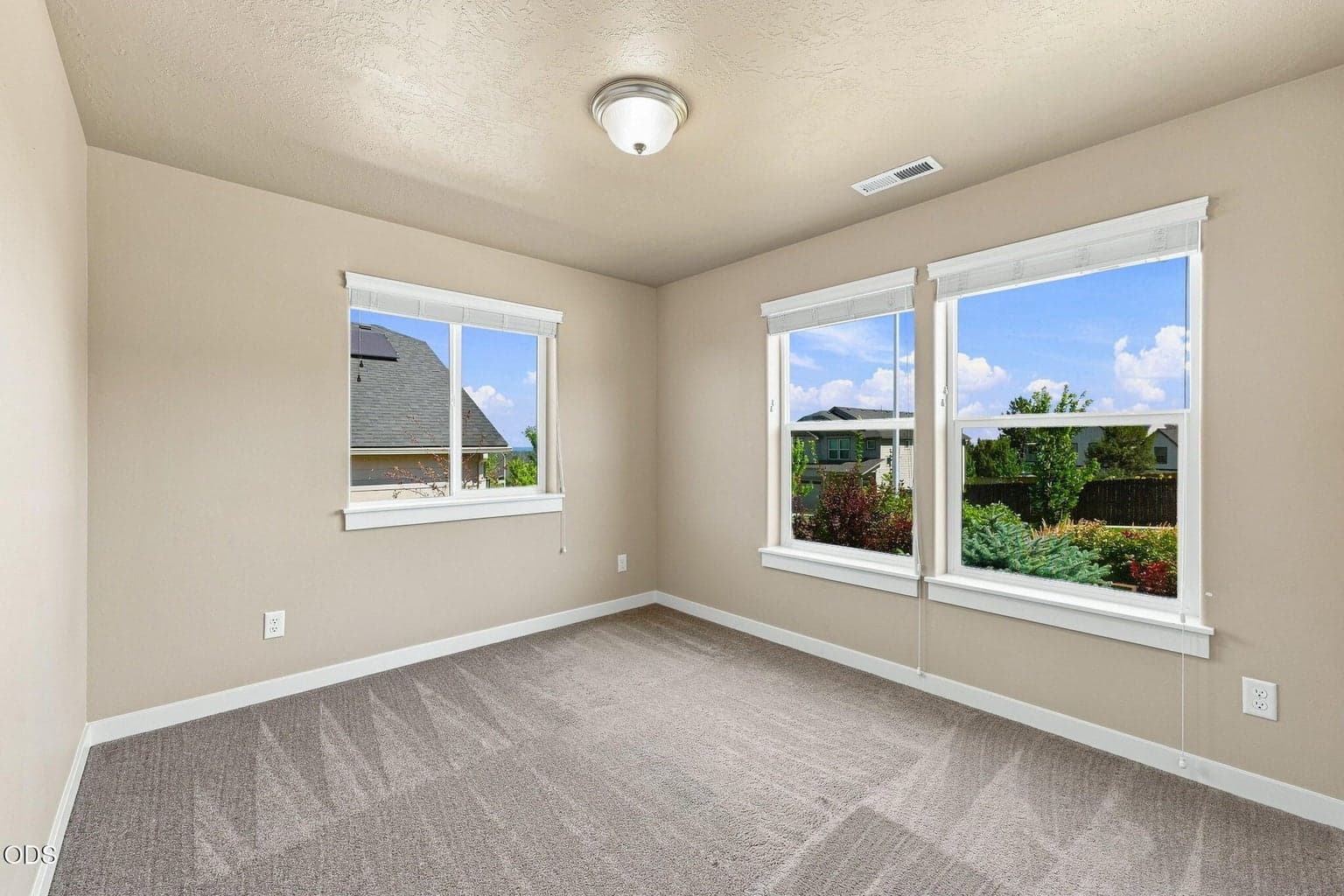 Photo of 2555 SW 43rd Place 23 of 48