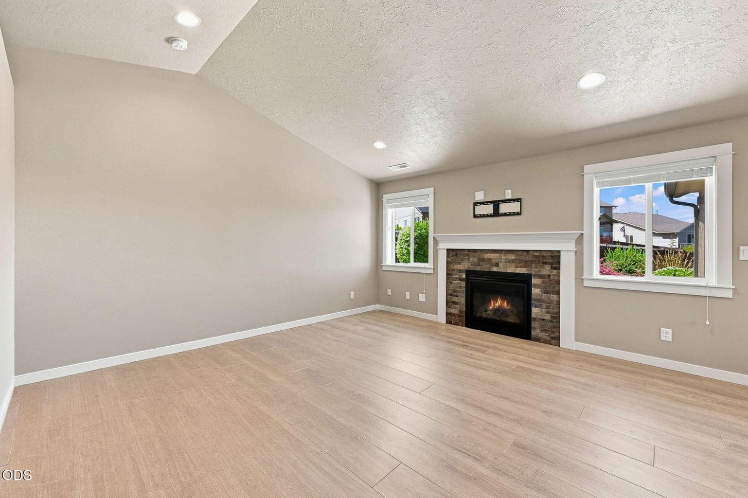 Photo of 2555 SW 43rd Place 14 of 48