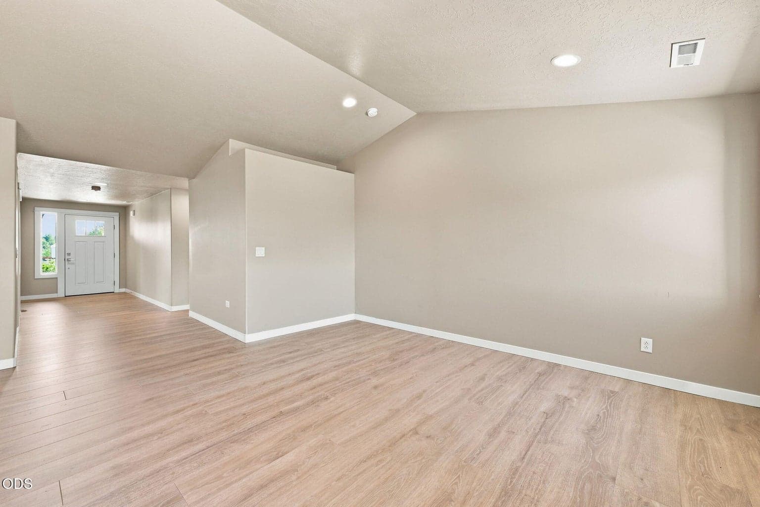 Photo of 2555 SW 43rd Place 27 of 48