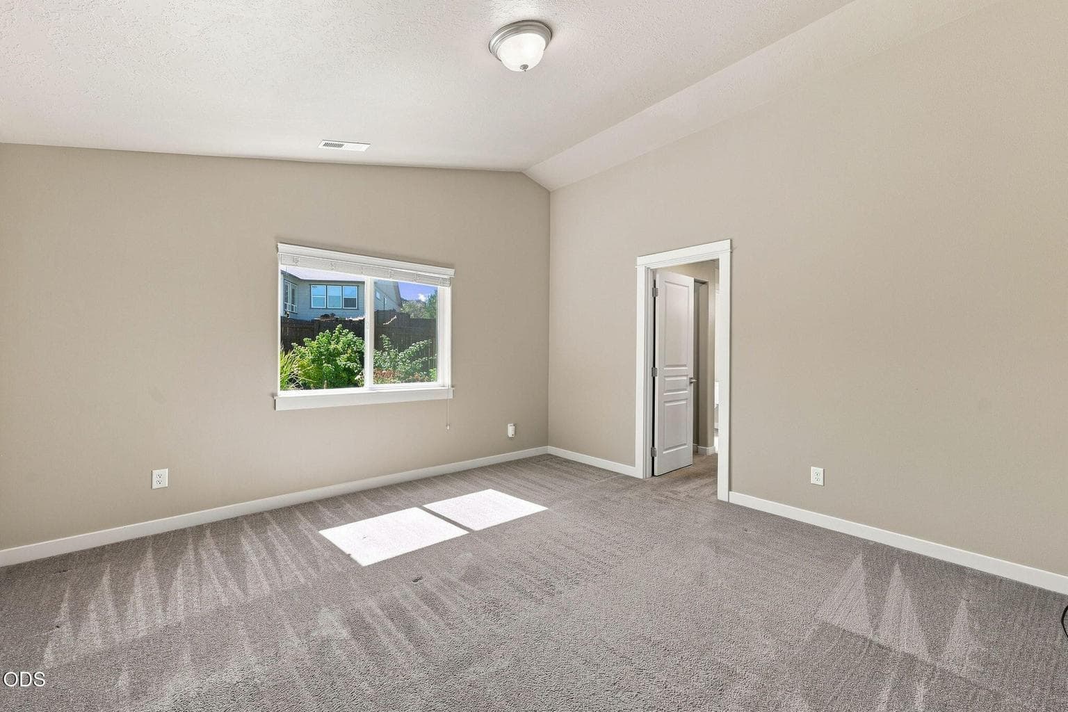 Photo of 2555 SW 43rd Place 18 of 48