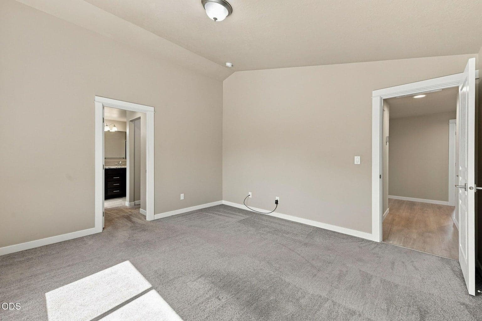 Photo of 2555 SW 43rd Place 17 of 48